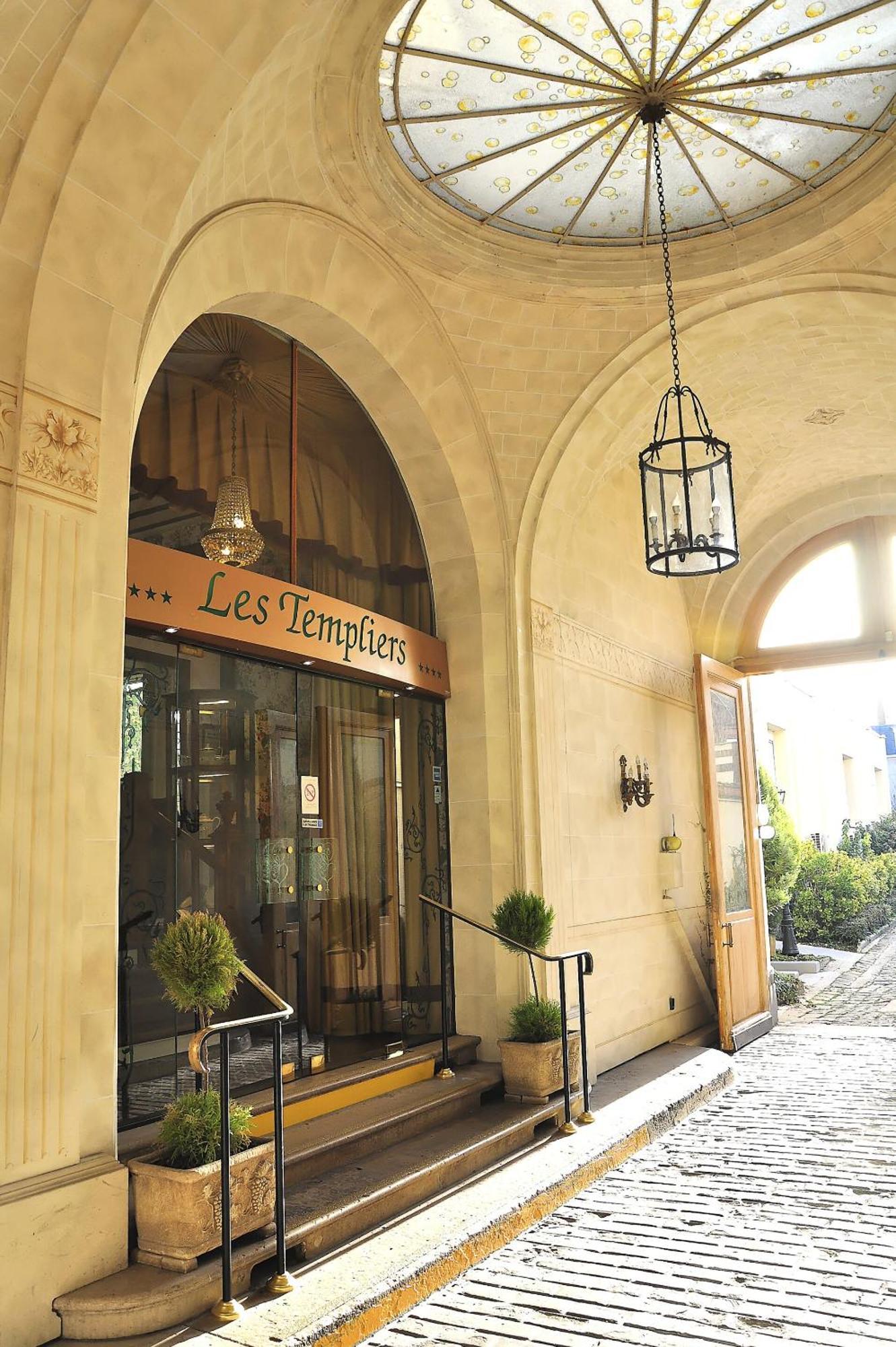 Grand Hotel Des Templiers Reims Exterior photo