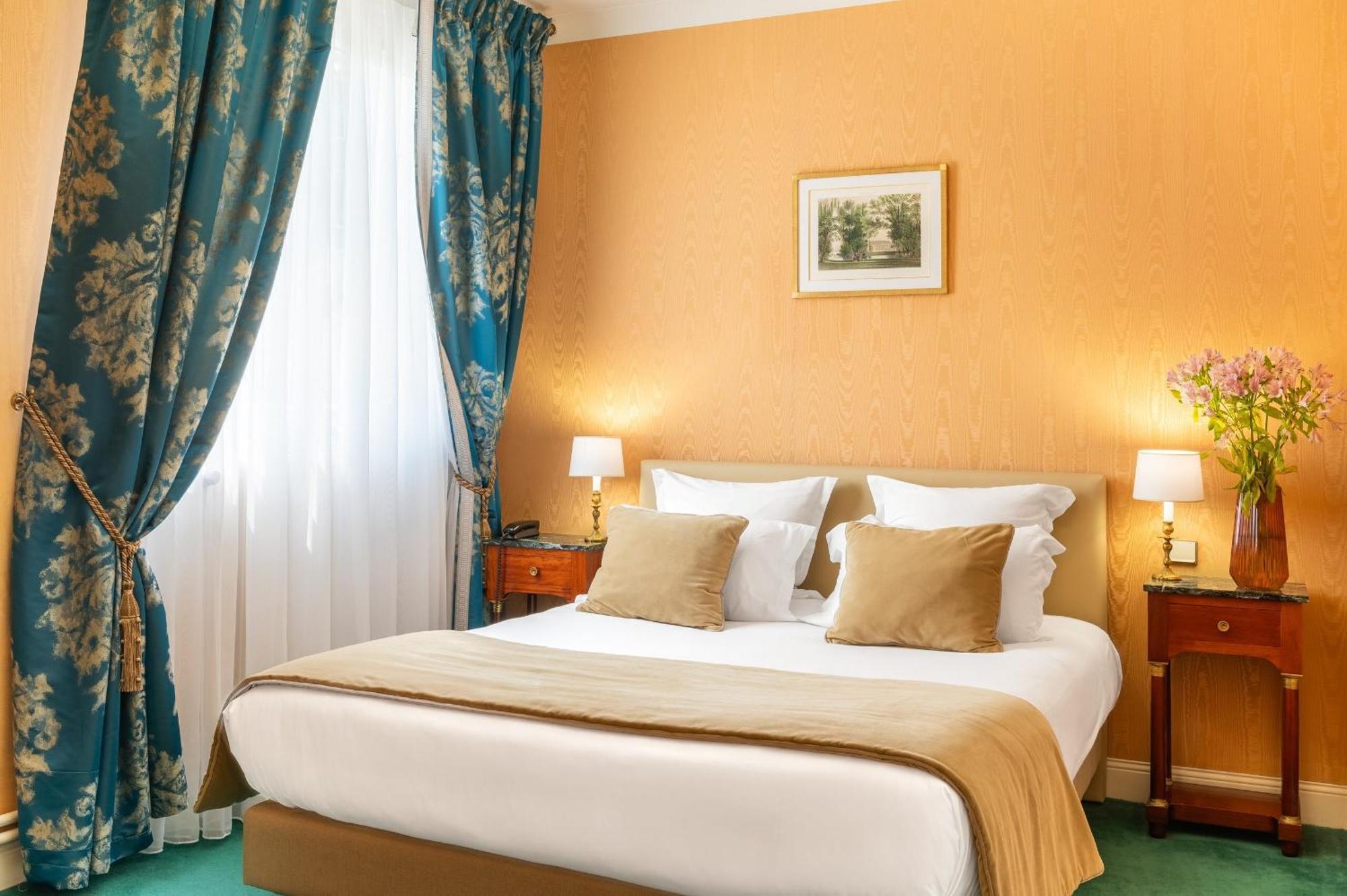 Grand Hotel Des Templiers Reims Room photo