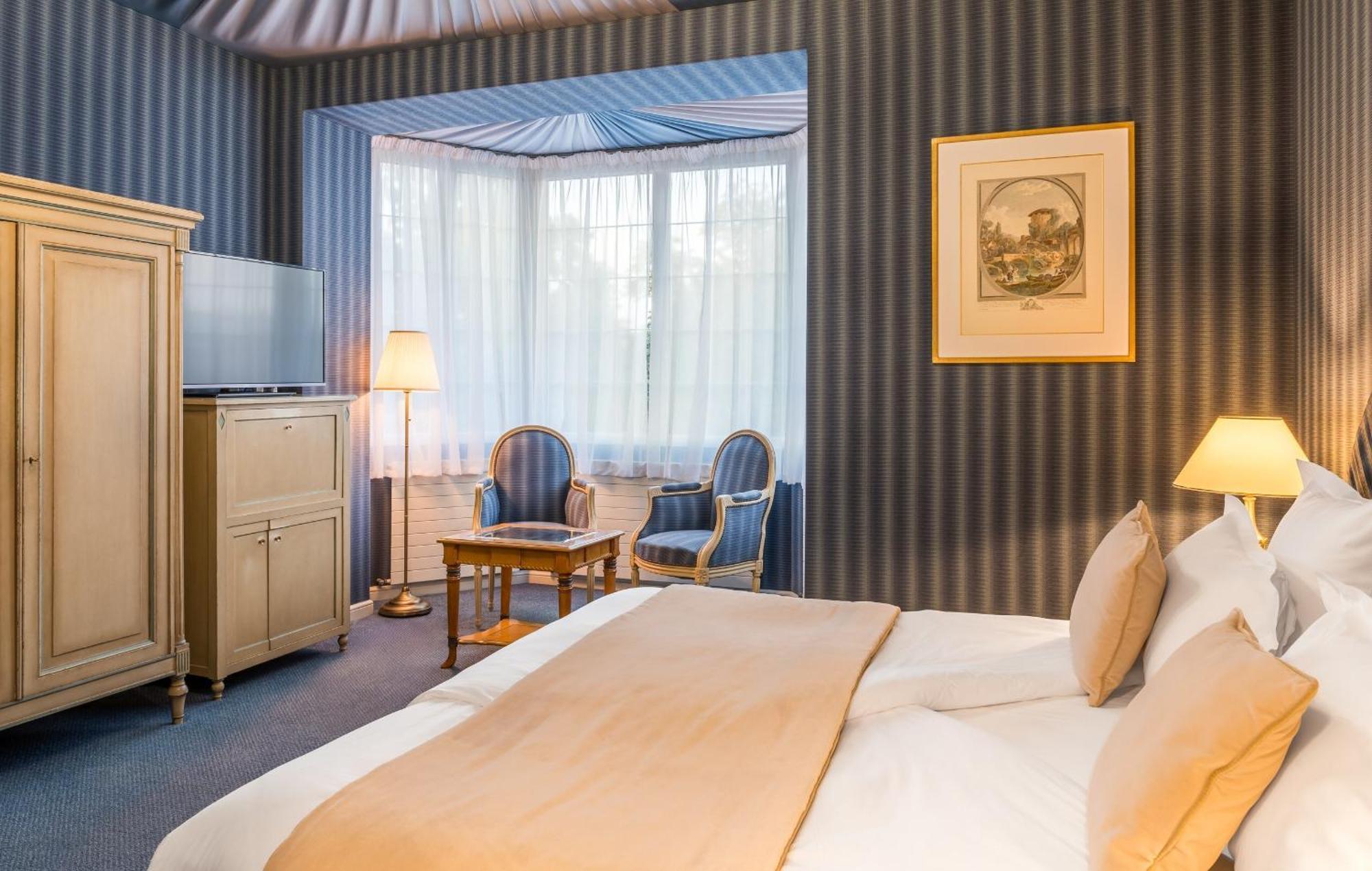 Grand Hotel Des Templiers Reims Room photo