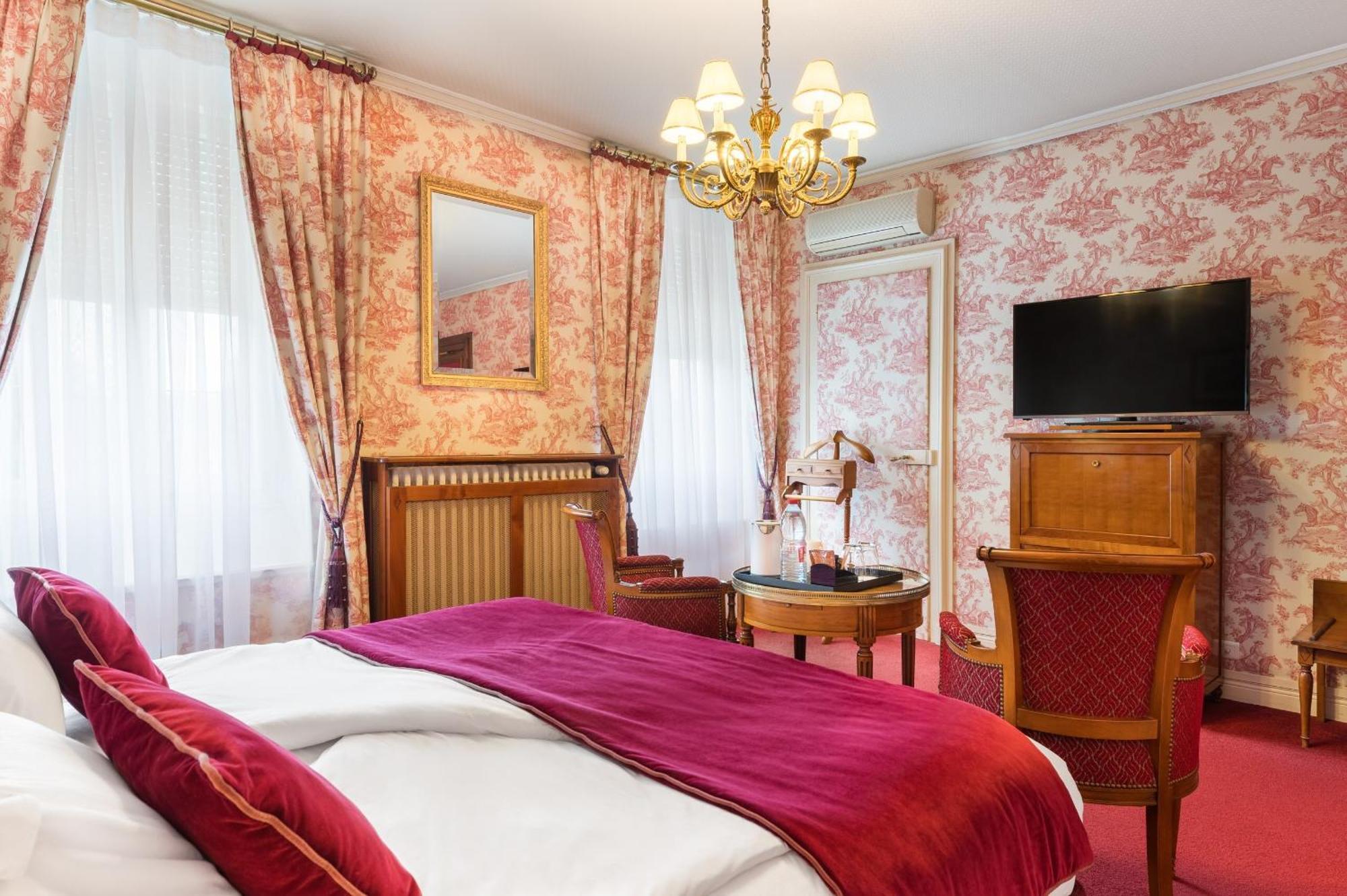 Grand Hotel Des Templiers Reims Room photo